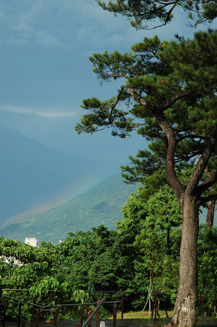 rainbow before typhoon no 15 2008 48 hours away g